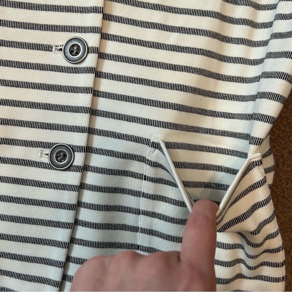 Tahari Women’s Blazer Sz Small White/Cream w Black Stripes Long Sleeve Soft Knit - Picture 4 of 8